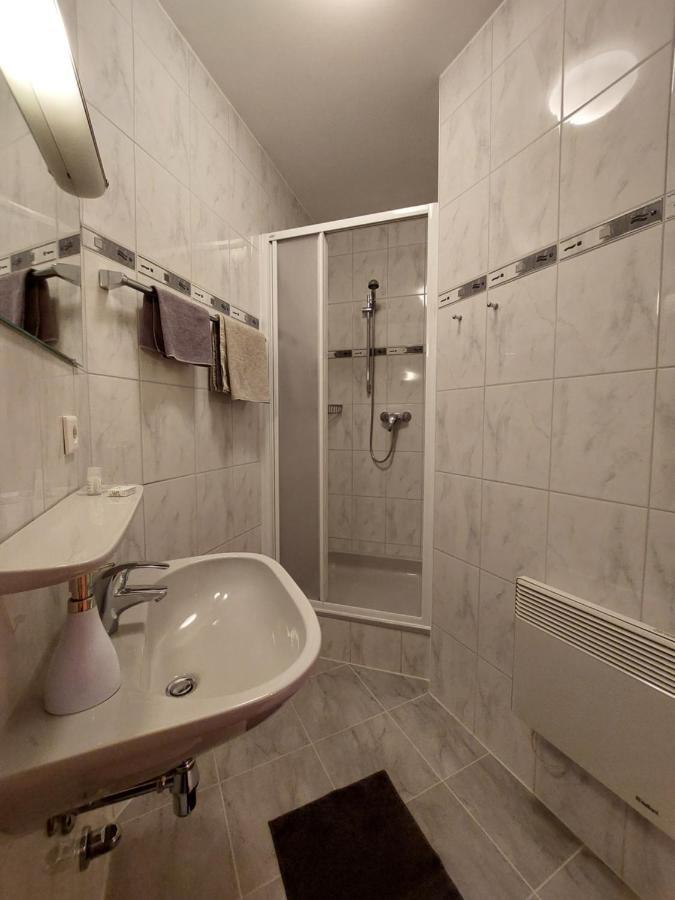 3 Raben - Leoben - Zimmer Fuer Geschaeftsreisende, Urlauber, Monteure Und Handwerker, Polski Pensjonat Austria Dış mekan fotoğraf