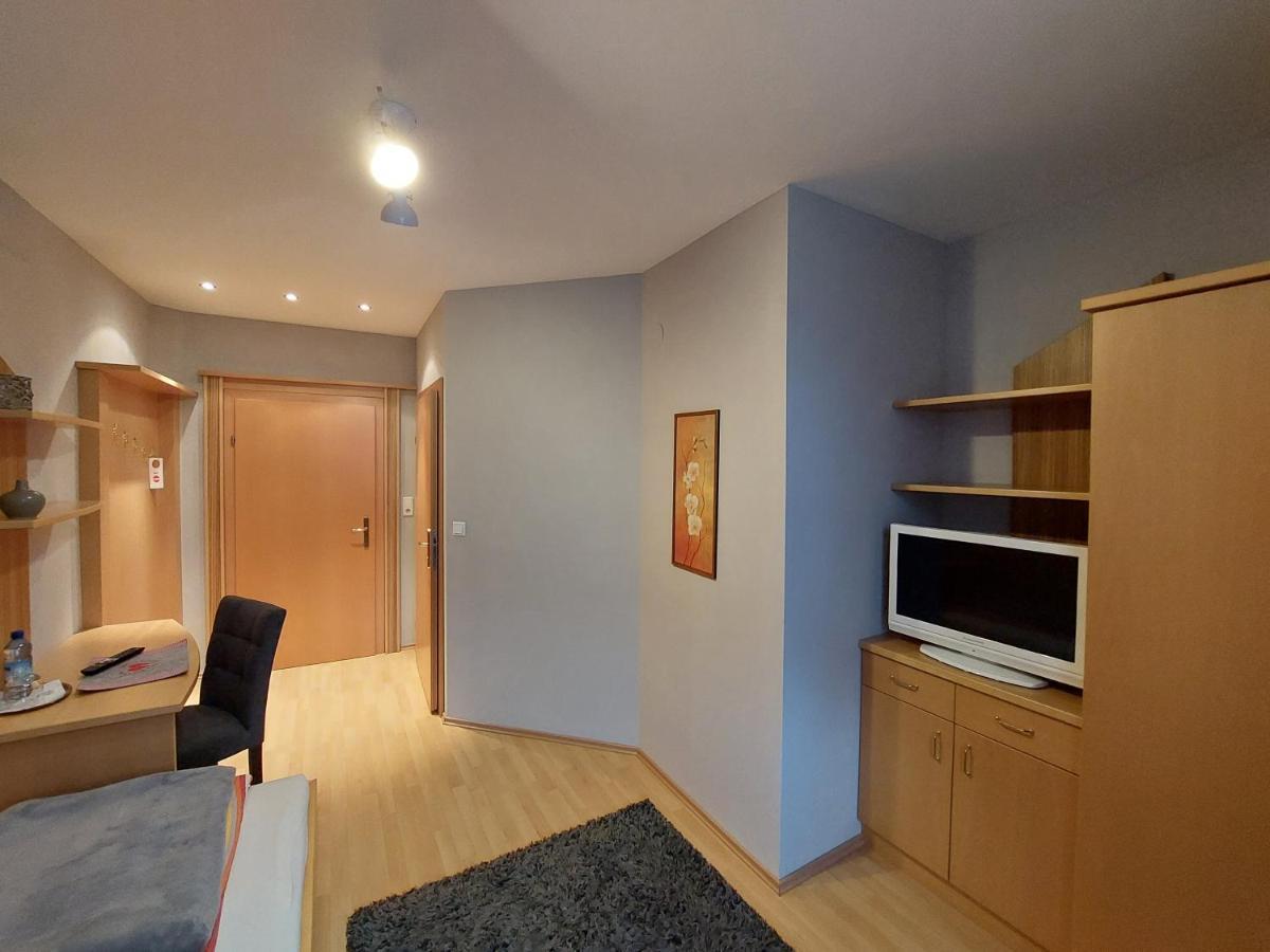 3 Raben - Leoben - Zimmer Fuer Geschaeftsreisende, Urlauber, Monteure Und Handwerker, Polski Pensjonat Austria Dış mekan fotoğraf