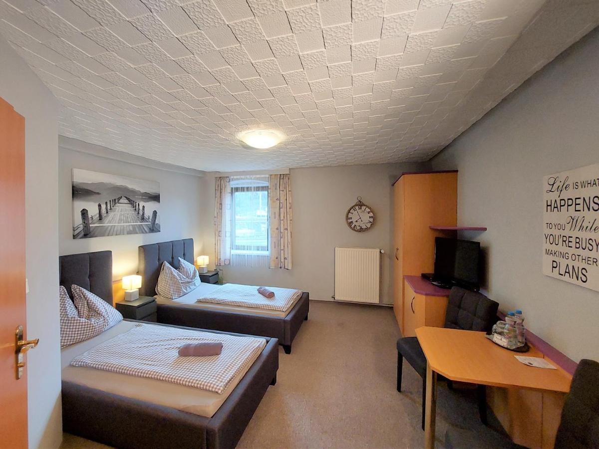 3 Raben - Leoben - Zimmer Fuer Geschaeftsreisende, Urlauber, Monteure Und Handwerker, Polski Pensjonat Austria Dış mekan fotoğraf