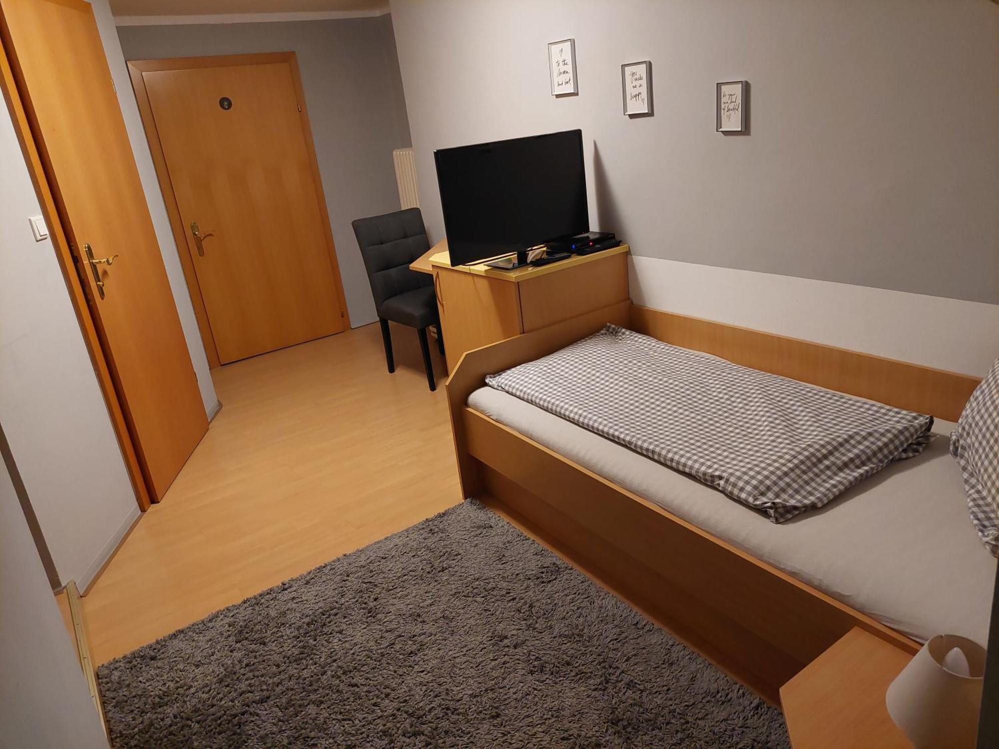 3 Raben - Leoben - Zimmer Fuer Geschaeftsreisende, Urlauber, Monteure Und Handwerker, Polski Pensjonat Austria Dış mekan fotoğraf