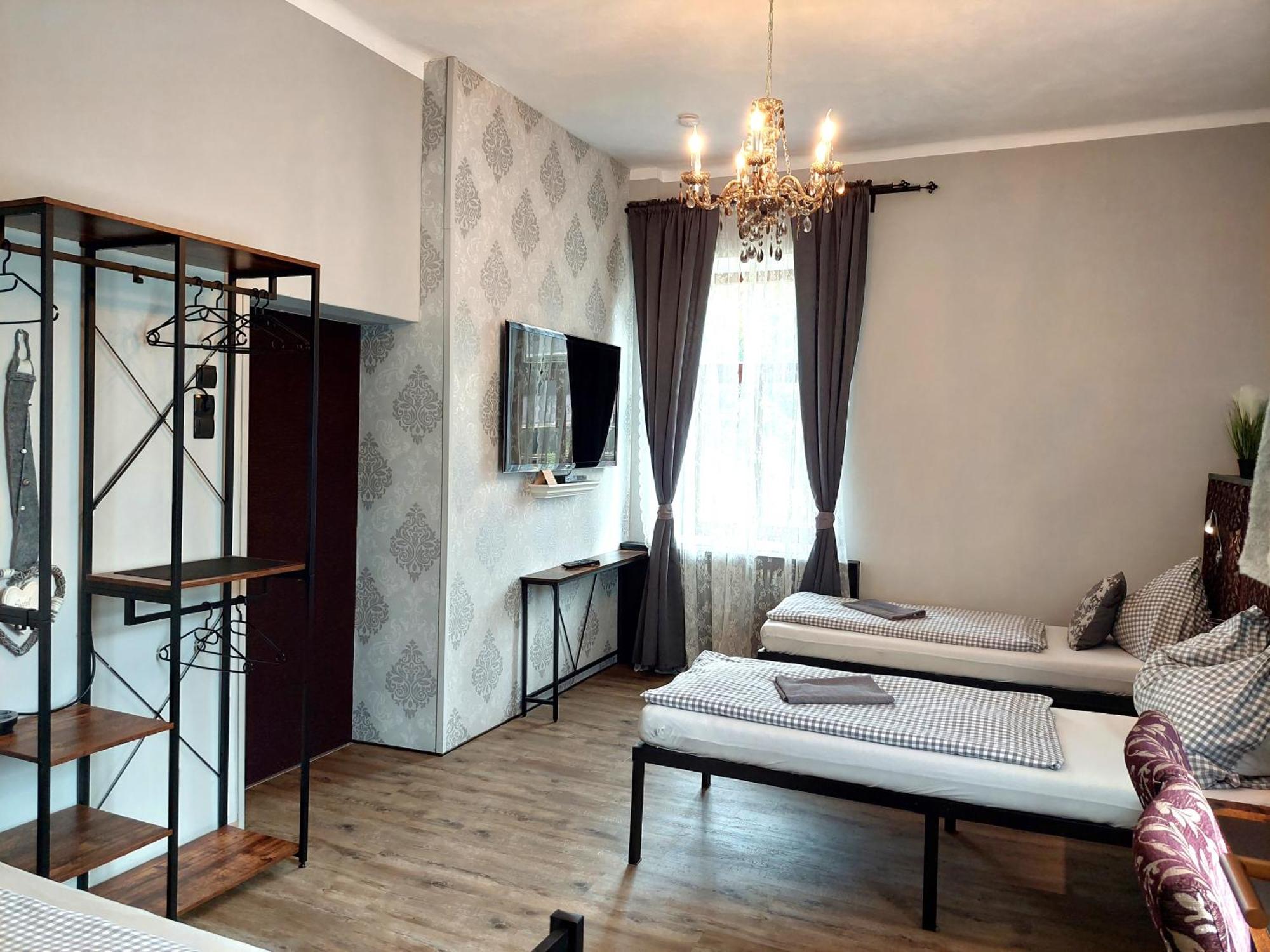 3 Raben - Leoben - Zimmer Fuer Geschaeftsreisende, Urlauber, Monteure Und Handwerker, Polski Pensjonat Austria Dış mekan fotoğraf
